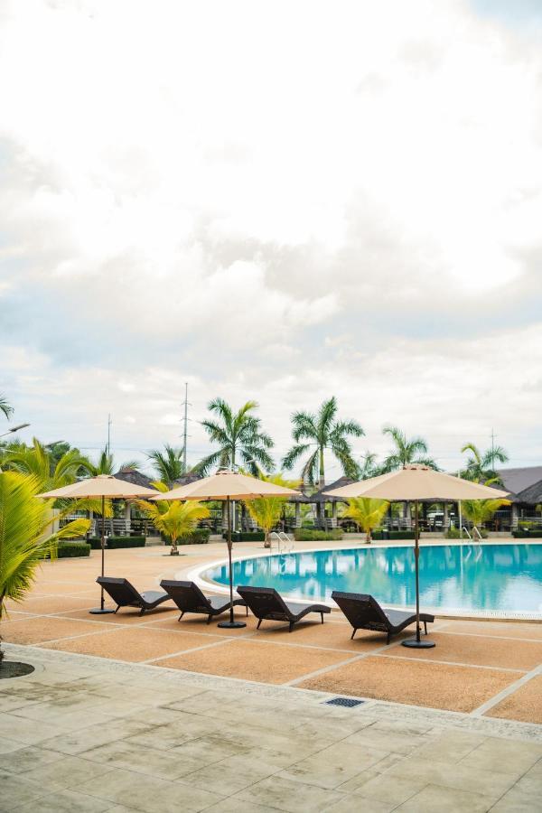 River Palm Hotel And Resort Powered By Cocotel Bugallon エクステリア 写真